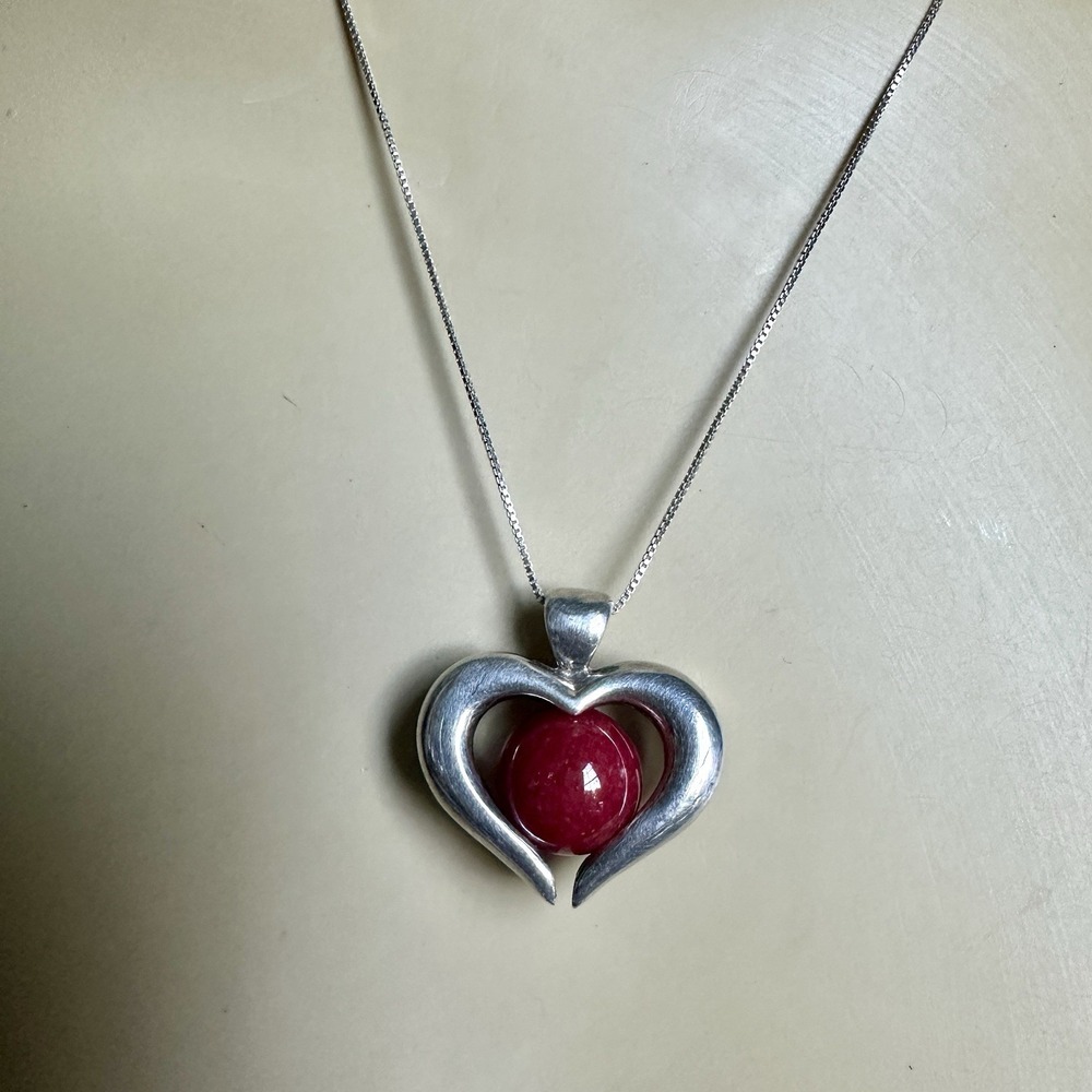 VTG Open Heart Pendant Necklace 17 Inch Red Rhodochrosite 925 Sterling‎ 11.7g